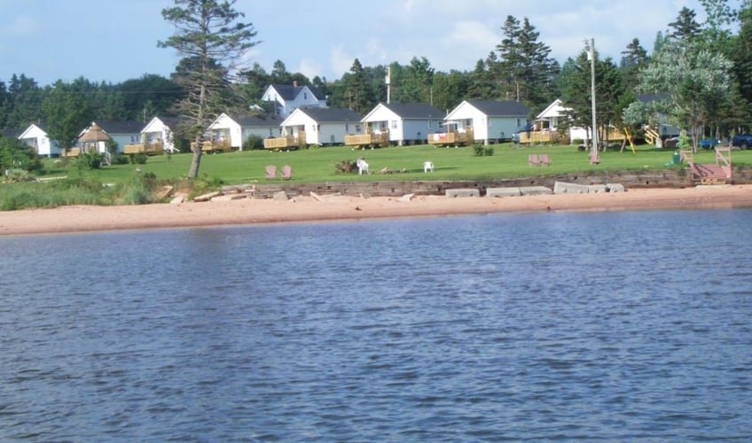 A Distant Shore Beachfront Cottages