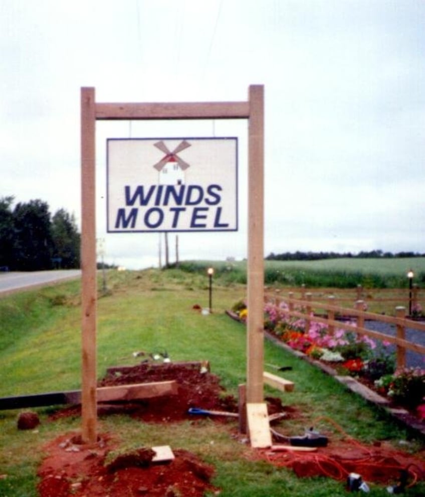 Winds Motel