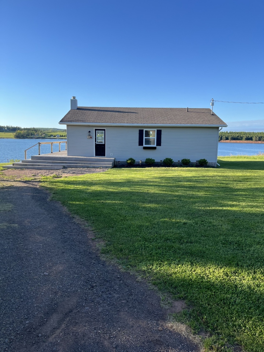 Clinton Waterfront Cottage