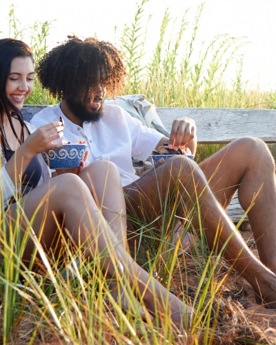 Millenial Lifestyle, couple, grass