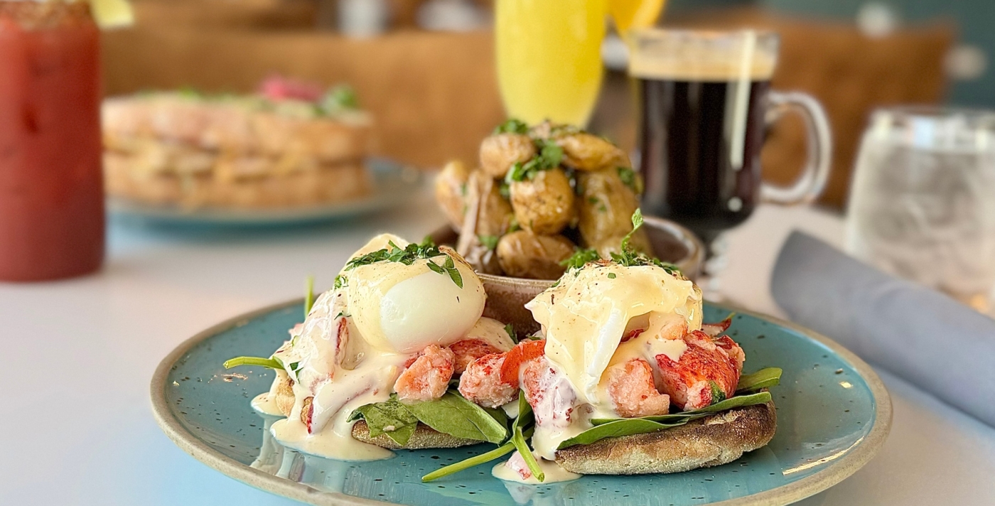 Lobster Eggs Benedict on English muffin, Abbioccco